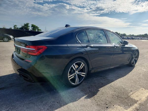 2018 BMW 740