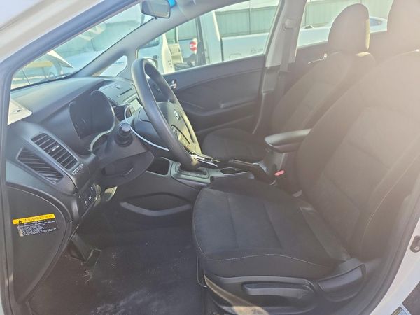 2016 KIA FORTE GL (Middle-Low Grade)