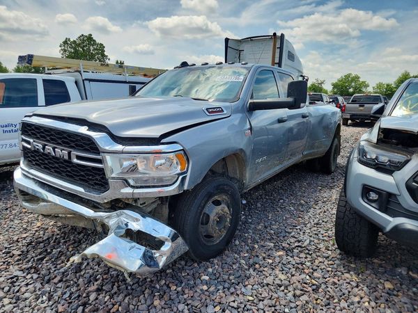 2022 RAM 3500 TRADESMAN CREW CAB 4X4
