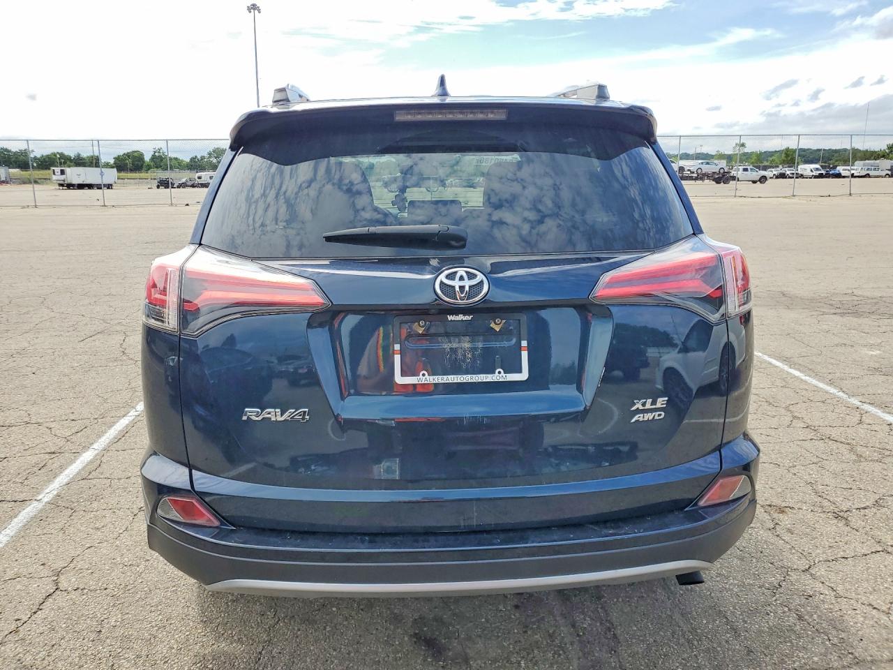 2018 TOYOTA RAV4 Adventure/XLE