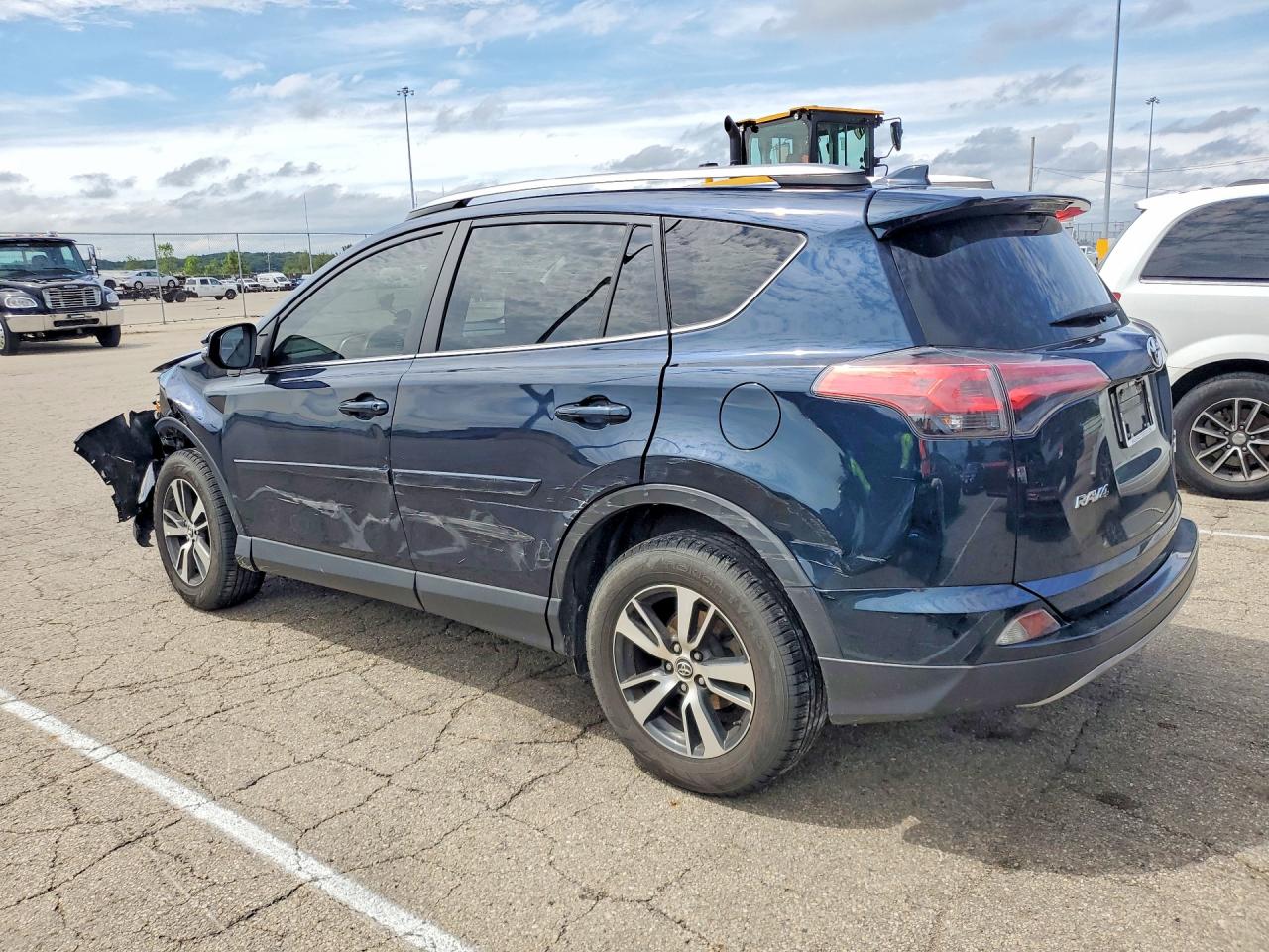 2018 TOYOTA RAV4 Adventure/XLE