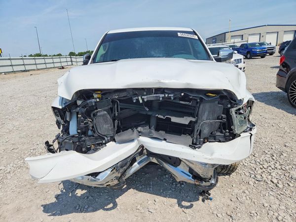 2017 RAM 1500 SLT