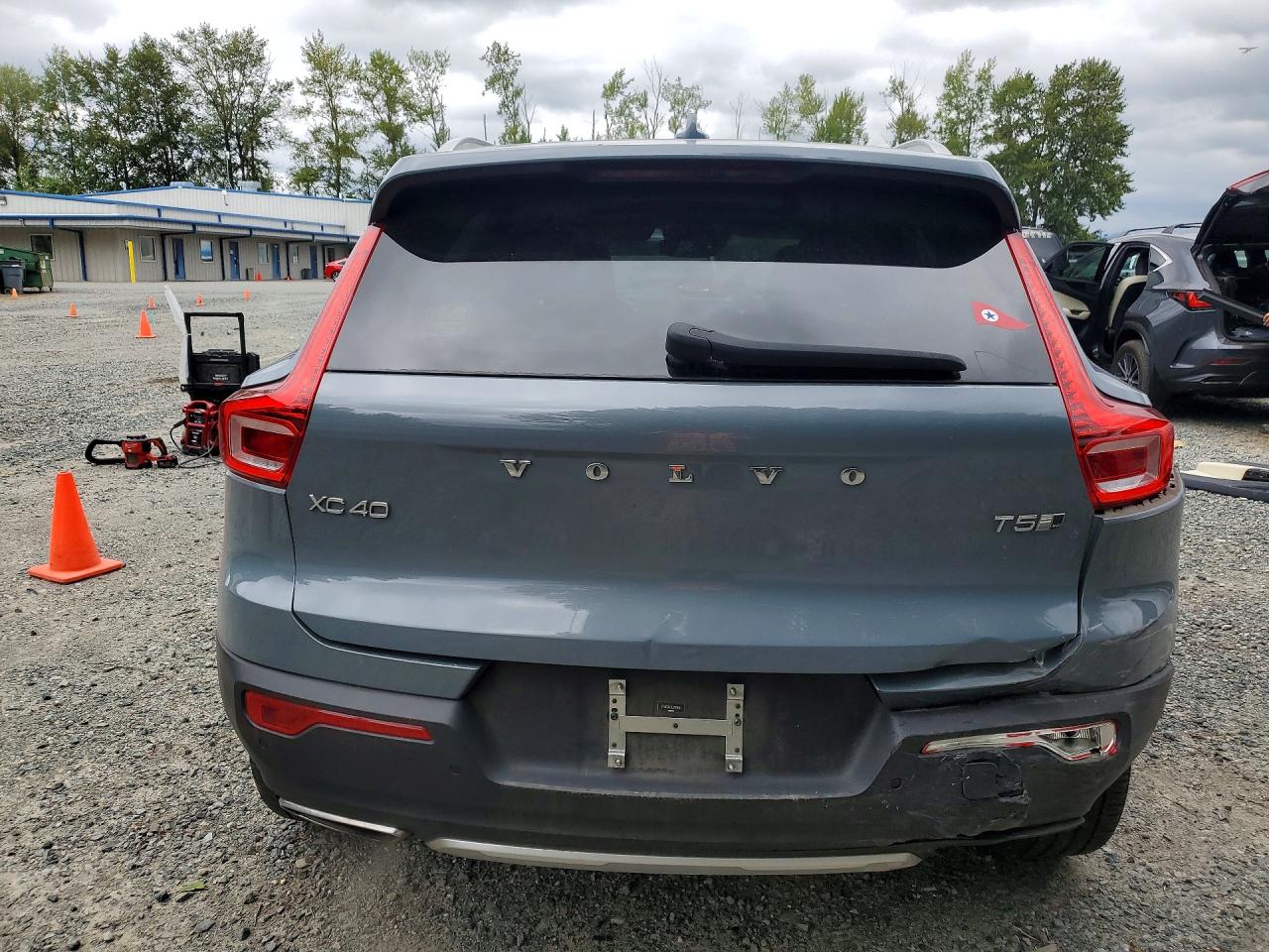 2020 VOLVO XC40 Inscription