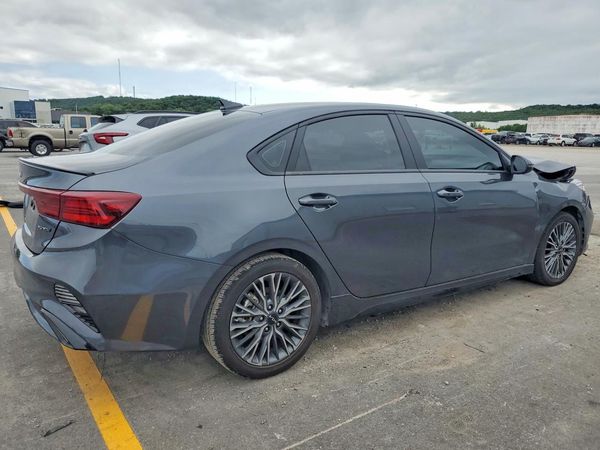 2023 KIA FORTE GT Line