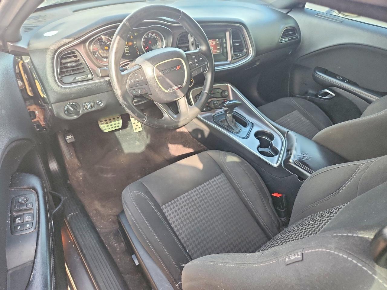 2016 DODGE CHALLENGER SXT