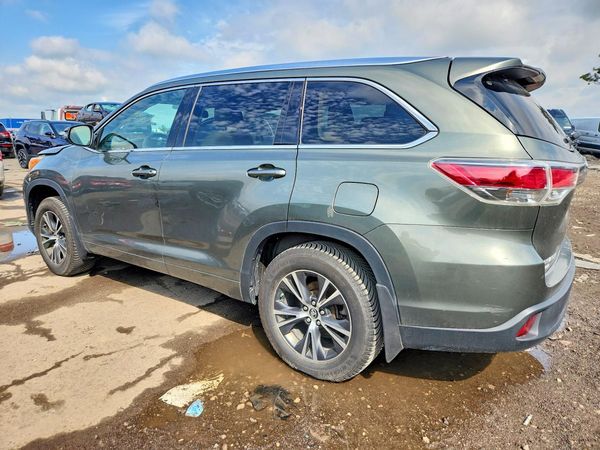 2016 TOYOTA HIGHLANDER