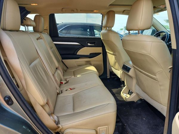 2016 TOYOTA HIGHLANDER