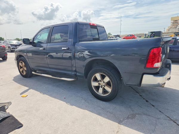 2018 RAM 1500 SLT