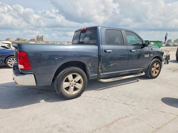 2018 RAM 1500 SLT