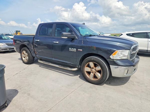 2018 RAM 1500 SLT