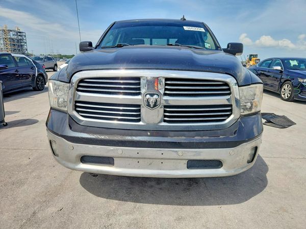 2018 RAM 1500 SLT