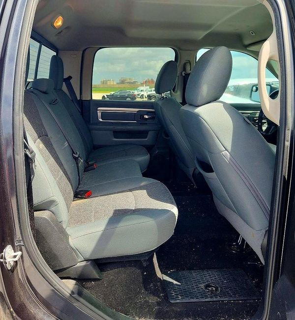 2018 RAM 1500 SLT