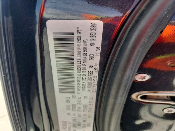 2018 RAM 1500 SLT