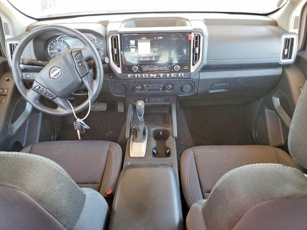 2025 NISSAN FRONTIER