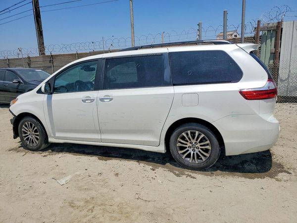 2019 TOYOTA SIENNA