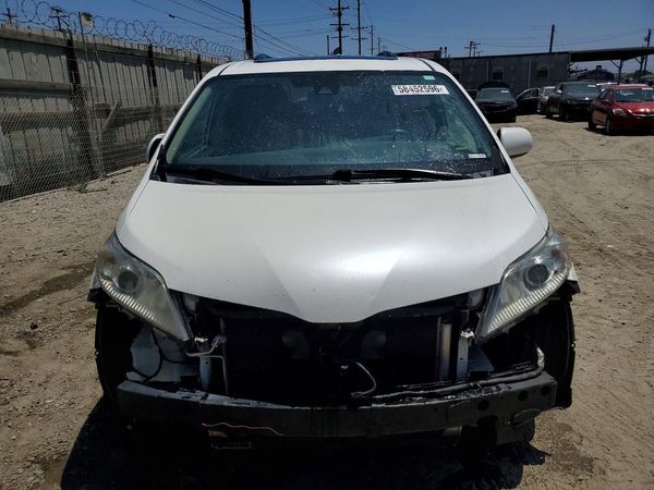 2019 TOYOTA SIENNA