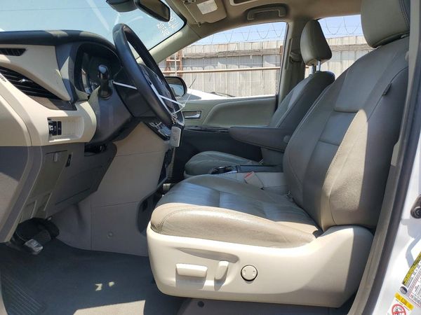 2019 TOYOTA SIENNA