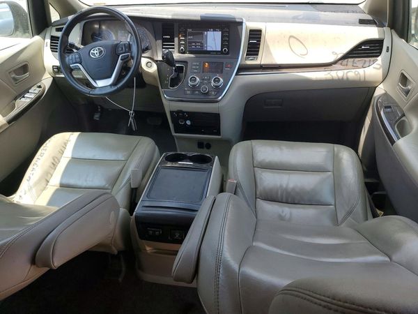 2019 TOYOTA SIENNA