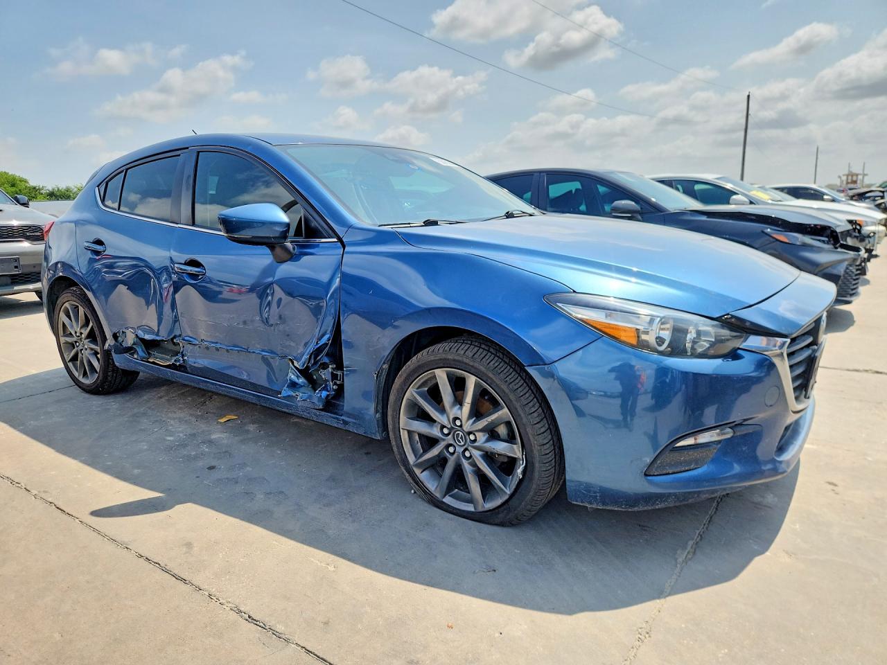 2018 MAZDA 3 Touring
