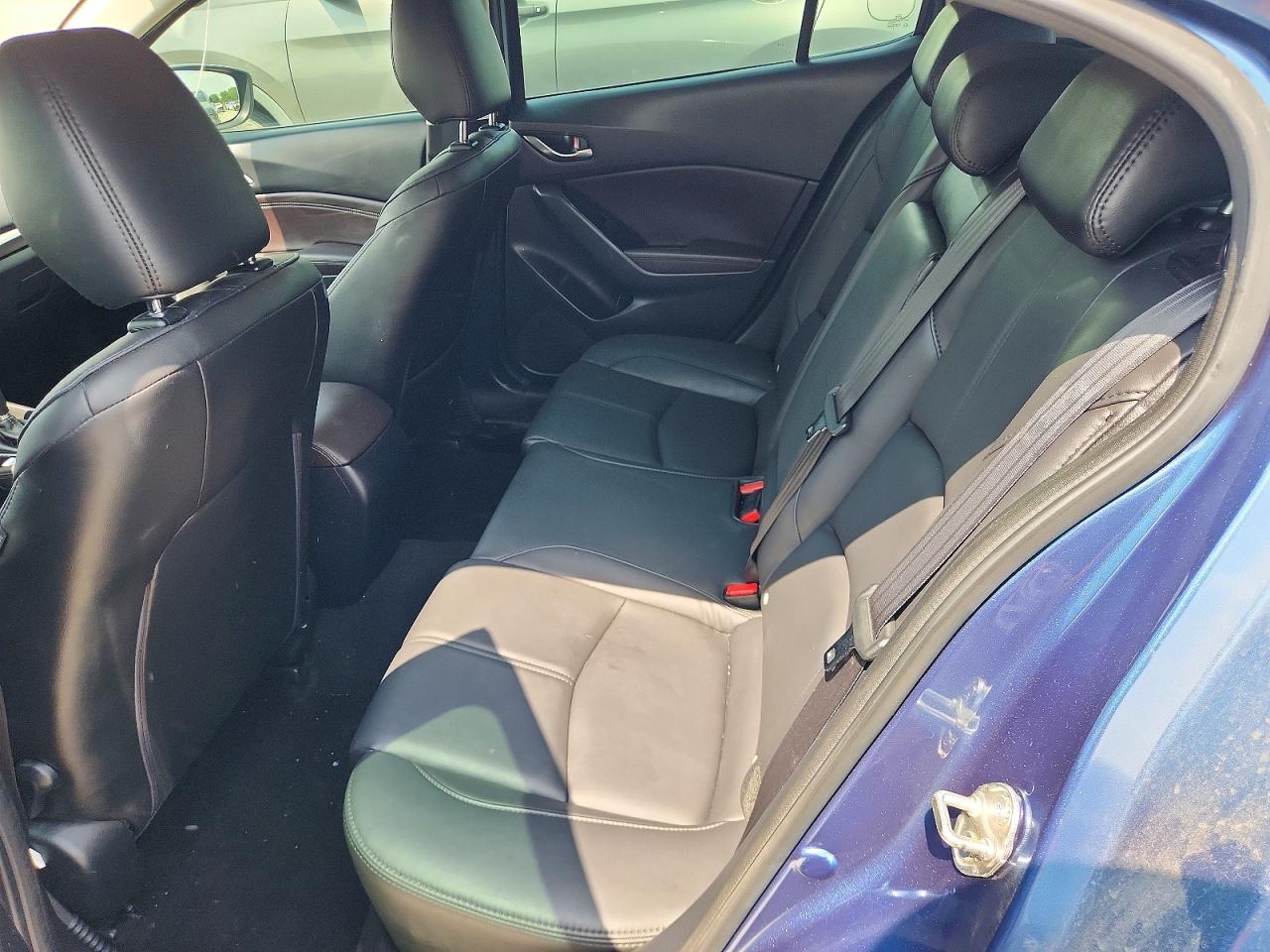 2018 MAZDA 3 Touring