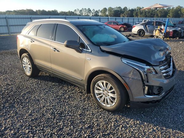 2017 CADILLAC XT5 Base