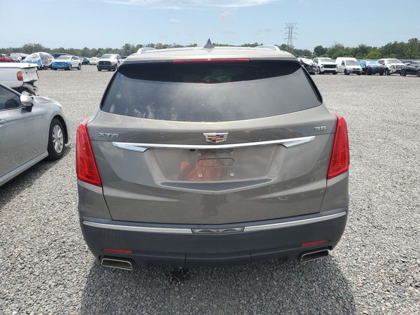 2017 CADILLAC XT5 Base