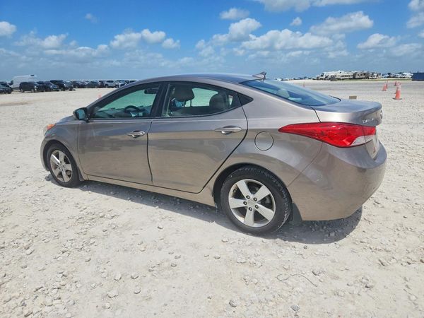 2013 HYUNDAI ELANTRA