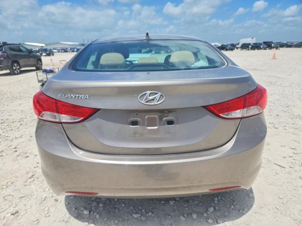 2013 HYUNDAI ELANTRA