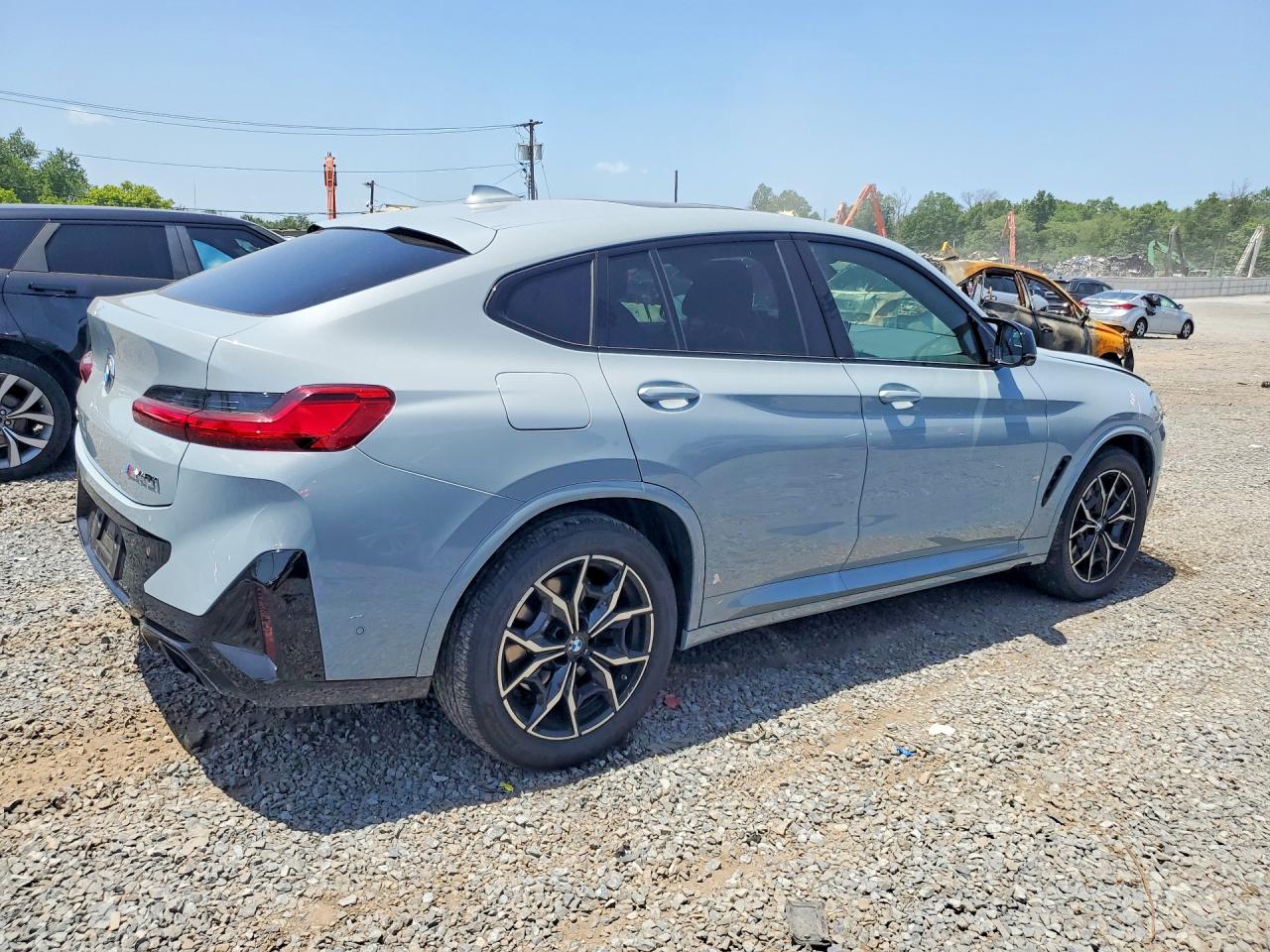 2025 BMW X4 M40i