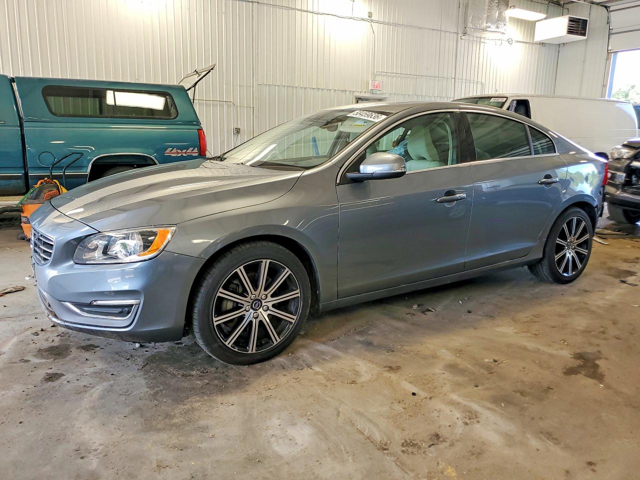 2018 VOLVO S60 Premier