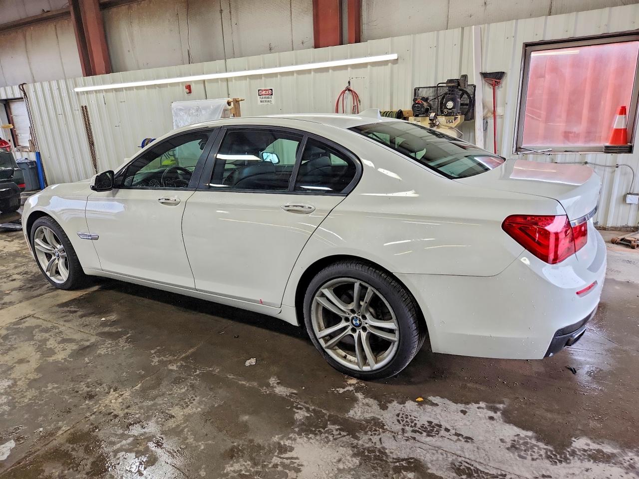 2012 BMW 740