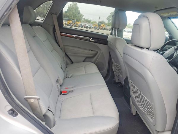 2013 KIA SORENTO Base / LX
