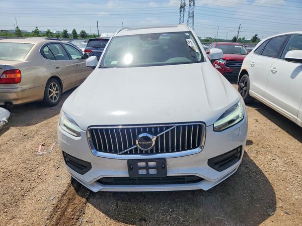 2022 VOLVO XC90 Momentum (excl S60)