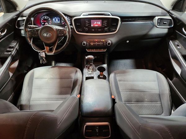 2016 KIA SORENTO L / LX