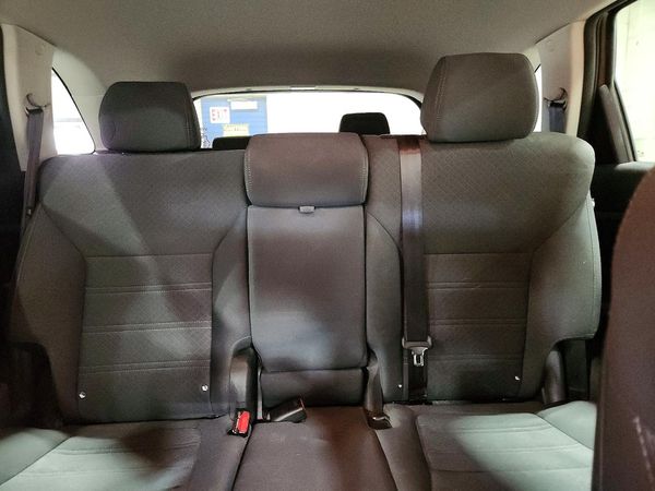 2016 KIA SORENTO L / LX