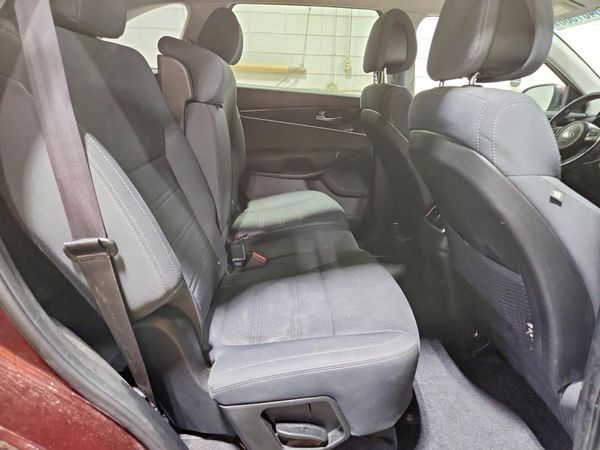 2016 KIA SORENTO L / LX