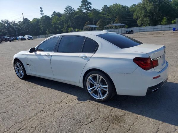 2015 BMW 740