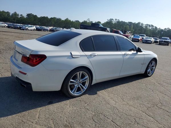 2015 BMW 740