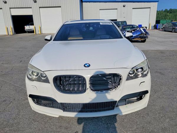 2015 BMW 740