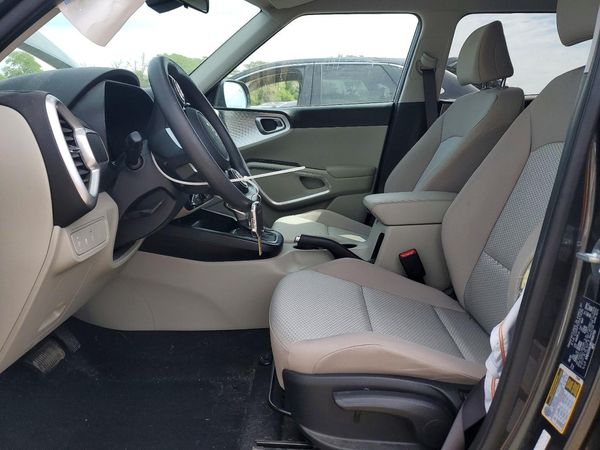2024 KIA SOUL LX, S