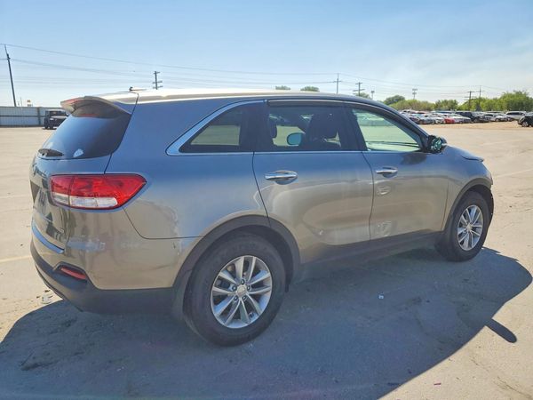 2017 KIA SORENTO L, LX