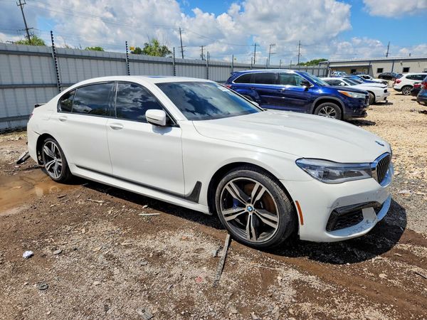 2018 BMW 750
