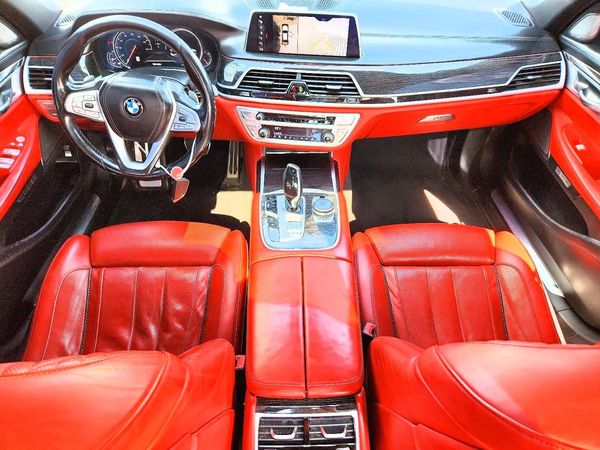 2018 BMW 750