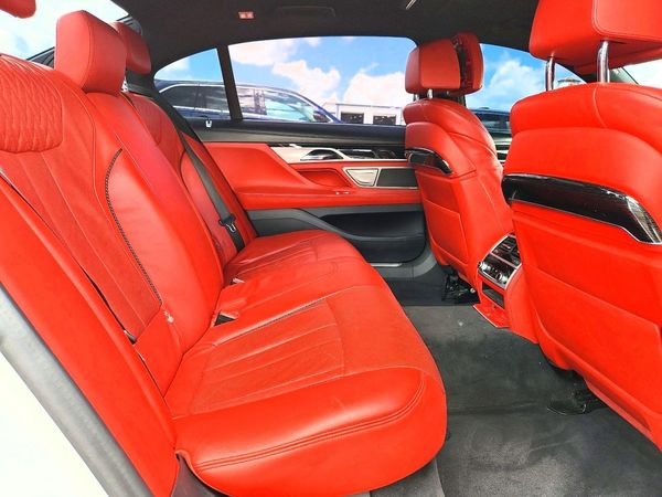 2018 BMW 750
