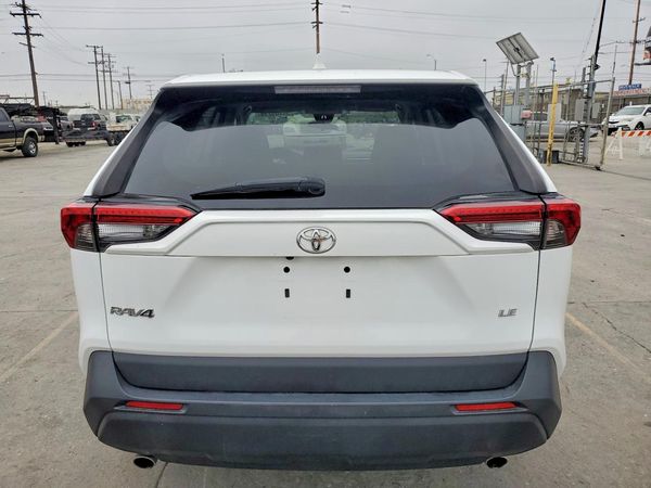 2022 TOYOTA RAV4 LE