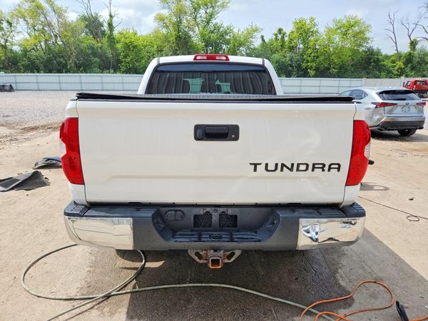 2018 TOYOTA TUNDRA SR5