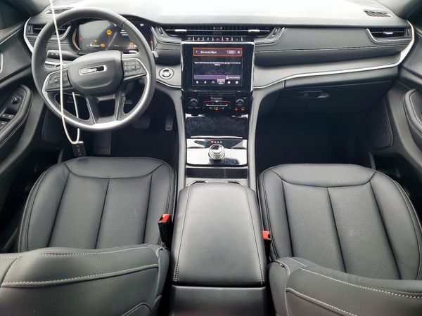 2025 JEEP GRAND CHEROKEE Laredo, Altitude