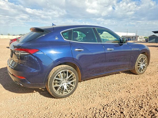 2021 MASERATI LEVANTE Base