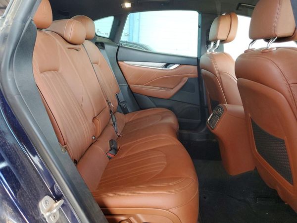 2021 MASERATI LEVANTE Base