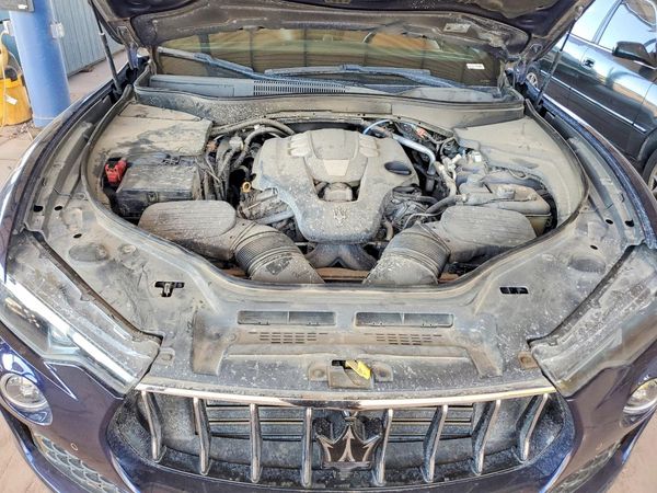 2021 MASERATI LEVANTE Base